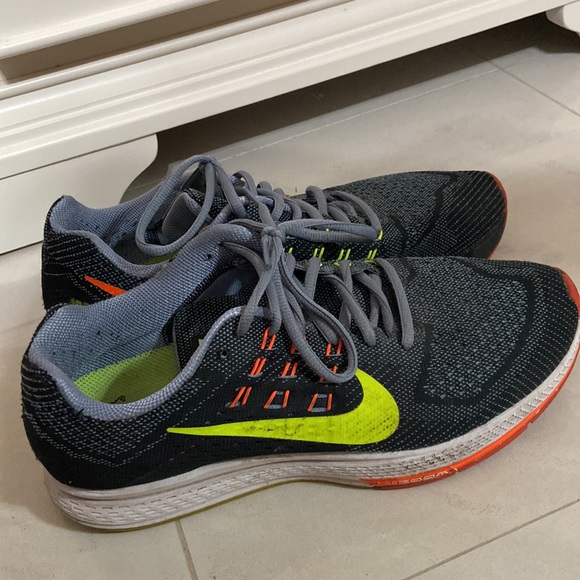 Men’s Nike Running Sneaker Zoom Structure 18 - Picture 3 of 5